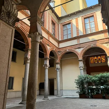 Intrho - Duomo Modern With Hammam